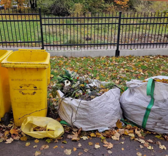 Priminimas prieš Vėlines: rūšiuokime kapinių atliekas